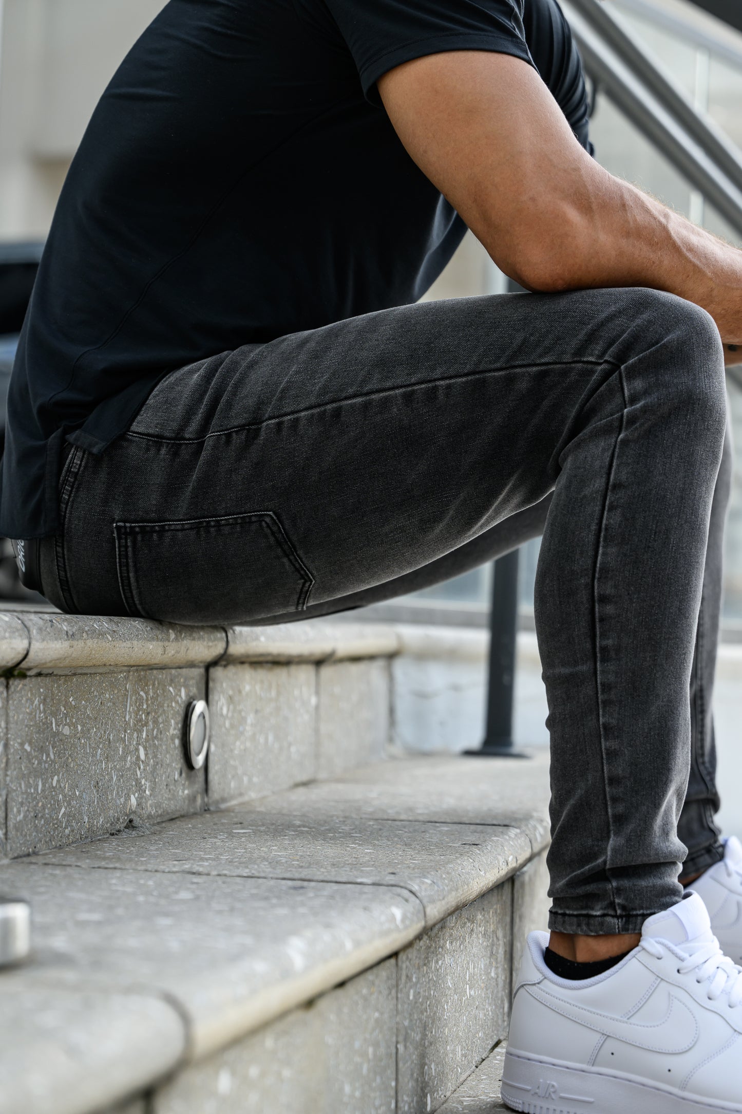THE DANTE JEANS - DARK GREY