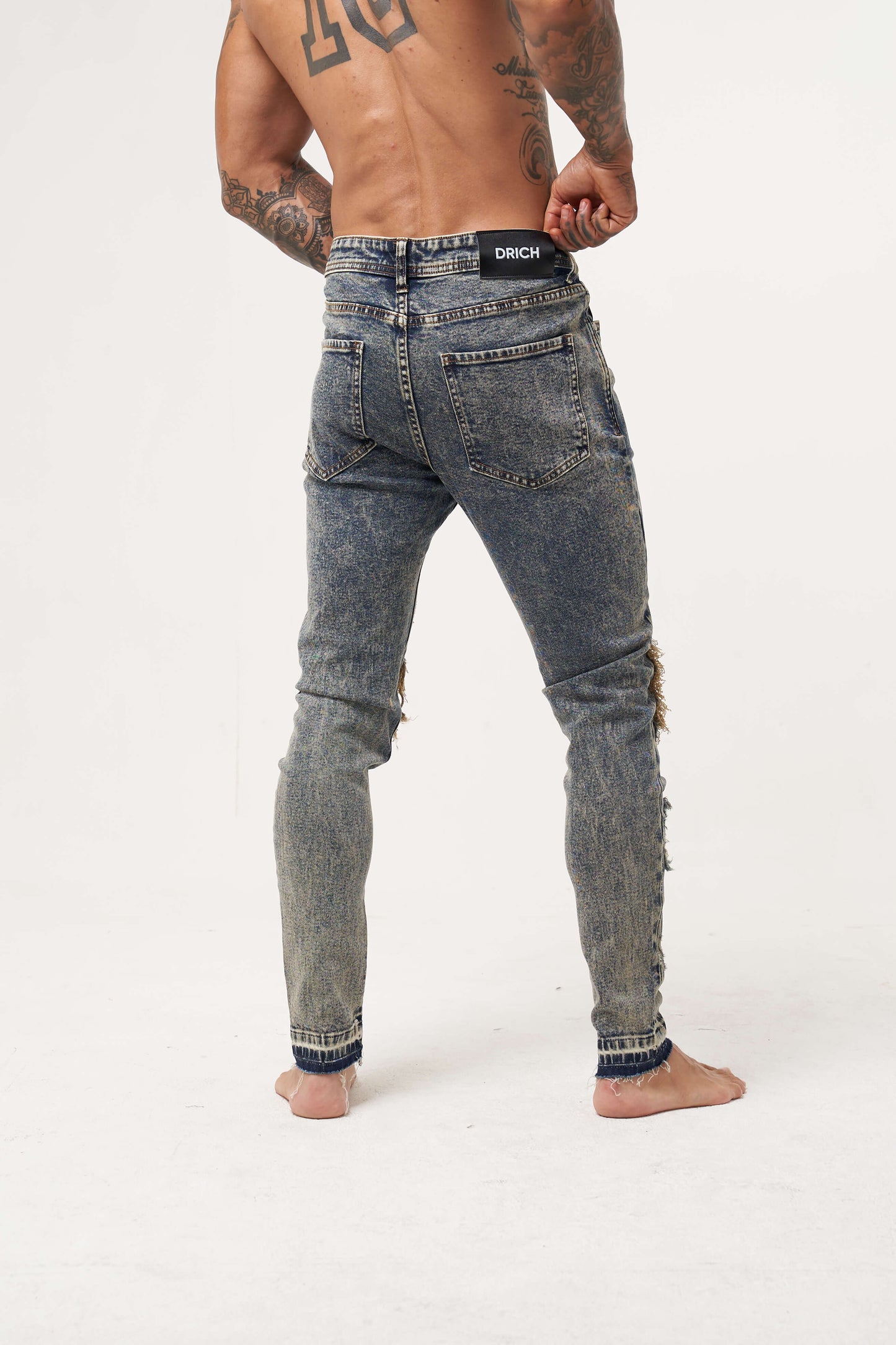 THE NOIZY RIPPED JEANS