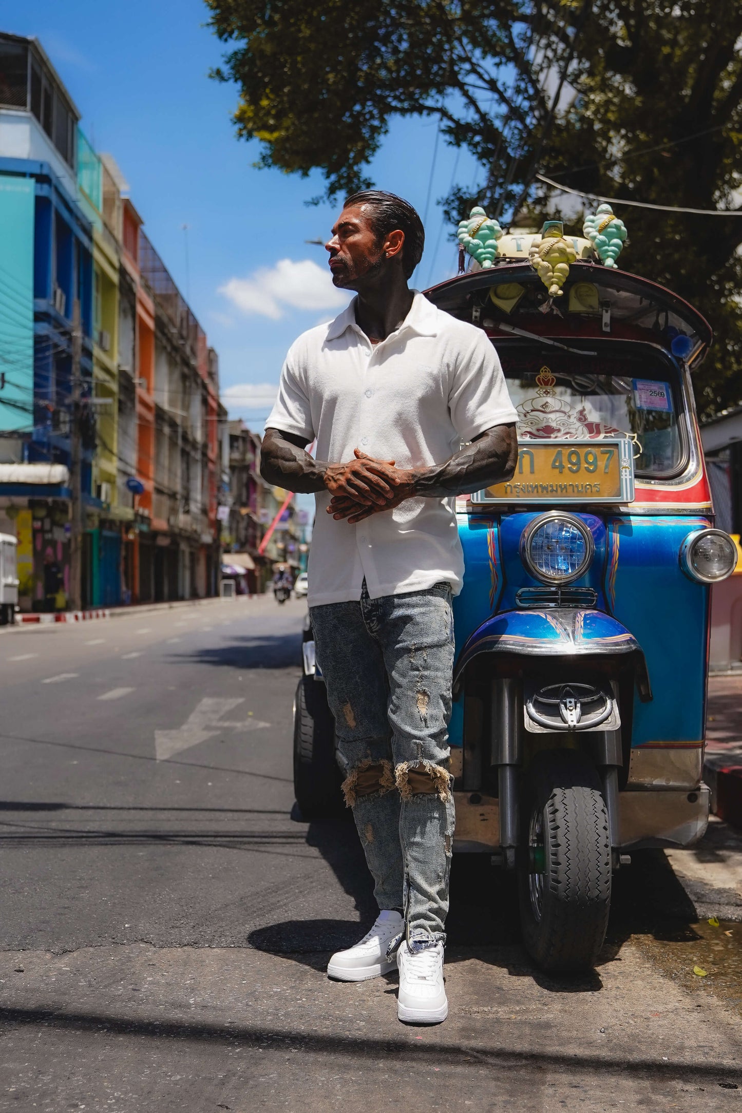 THE NOIZY RIPPED JEANS