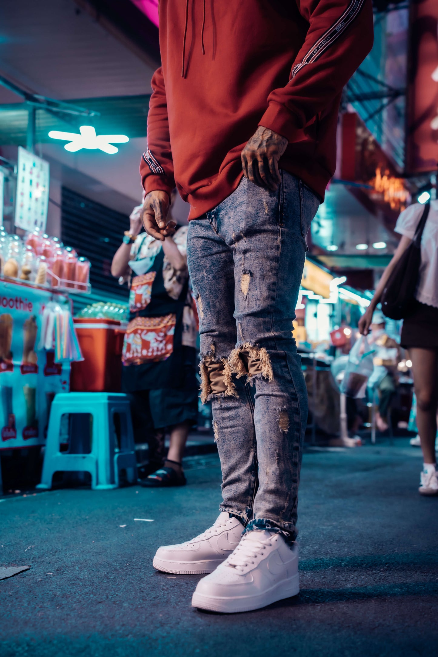 THE NOIZY RIPPED JEANS